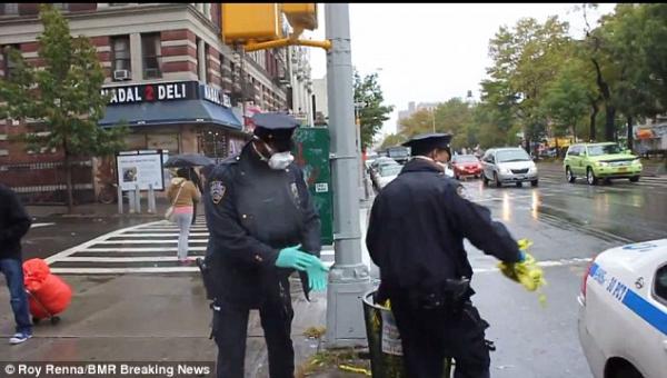 http://www.zerohedge.com/sites/default/files/images/user3303/imageroot/2014/10-overflow/20141024_NYPD2_0.jpg